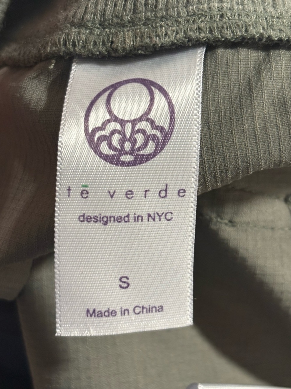 Te Verde Olive Hybrid Shorts with Zipper Pockets - Picture 4 of 10